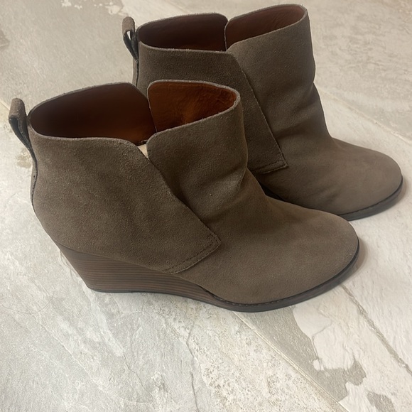 Lucky Brand Yameena Oiled Suede Wedge Bootie - Size 12 Med - Picture 5 of 8